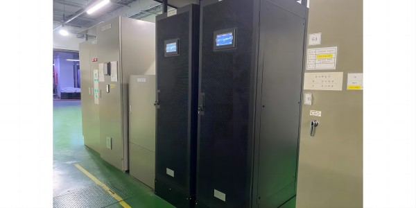 两套模块化UPS 300KW系统在韩国首尔成功安装调试